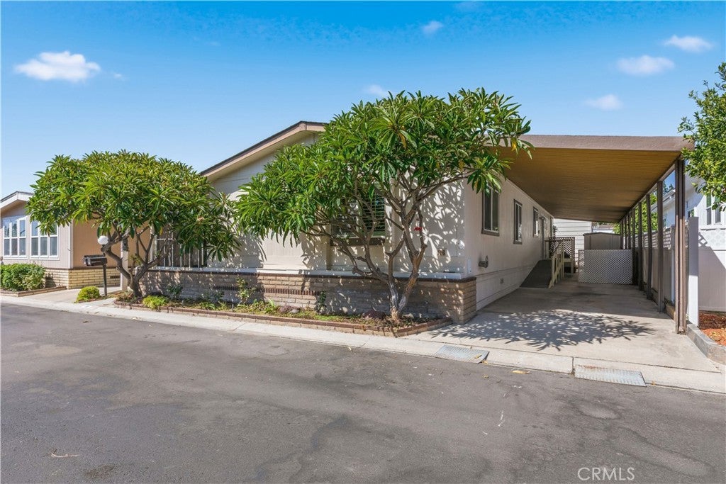 5200 Irvine Blvd. 116