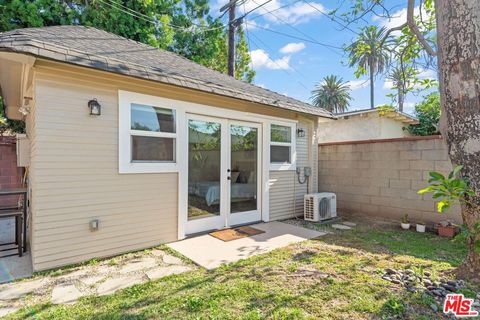 Photo of 1107 1/2 S St Andrews Place, Los Angeles, CA 90019 (MLS # 25612983) Photo of 1107 1/2 S St Andrews Place, Los Angeles, CA 90019 (MLS # 25612983)