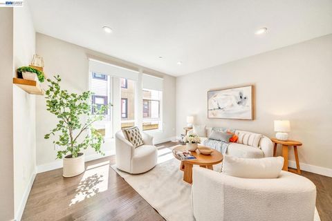 Tiny photo for 44938 Fremont Blvd Blvd #202, Fremont, CA 94538 (MLS # 41142222)