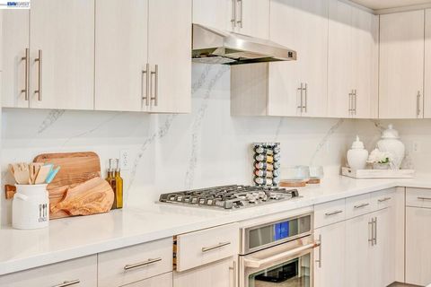 Tiny photo for 44938 Fremont Blvd Blvd #202, Fremont, CA 94538 (MLS # 41142222)