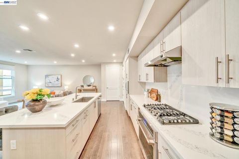 Tiny photo for 44938 Fremont Blvd Blvd #202, Fremont, CA 94538 (MLS # 41142222)