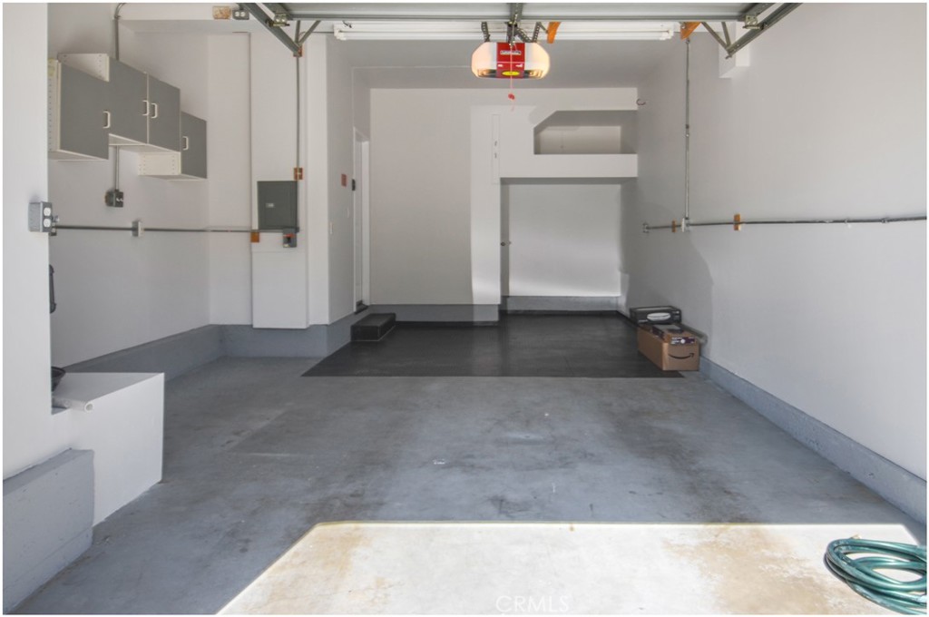 Breakers (BB) (BBB) - Residential Lease