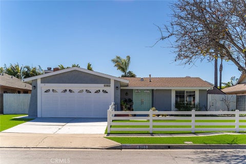 Photo of 9102 Warfield DR, Huntington Beach, CA 92646 (MLS # OC26215866)