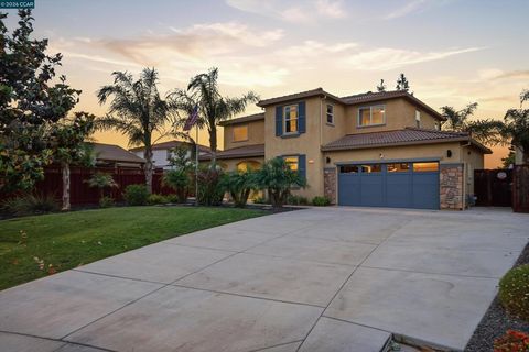 Photo of 2057 Saffron Ct, Brentwood, CA 94513 (MLS # 41136130)