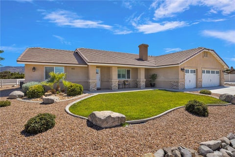 Photo of 18155 Dunkirk Street, Hesperia, CA 92345 (MLS # CV26181570)