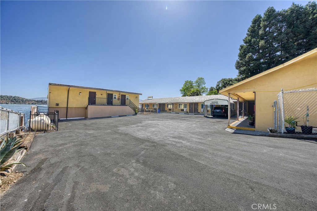 10215 E Highway 20