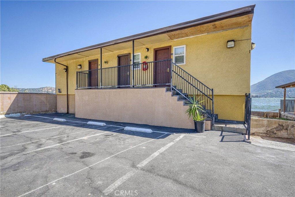 10215 E Highway 20