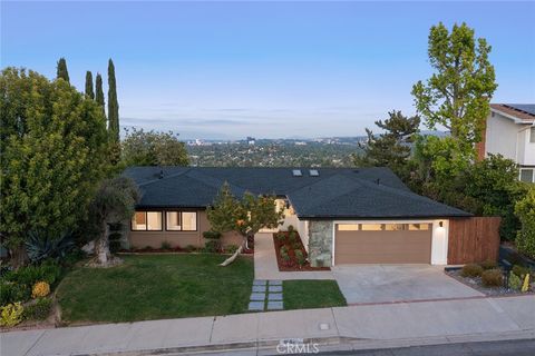 6052 Maury Avenue Woodland Hills CA 91367