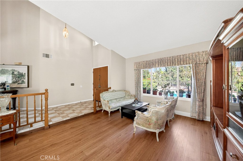 1135 Summitridge Drive