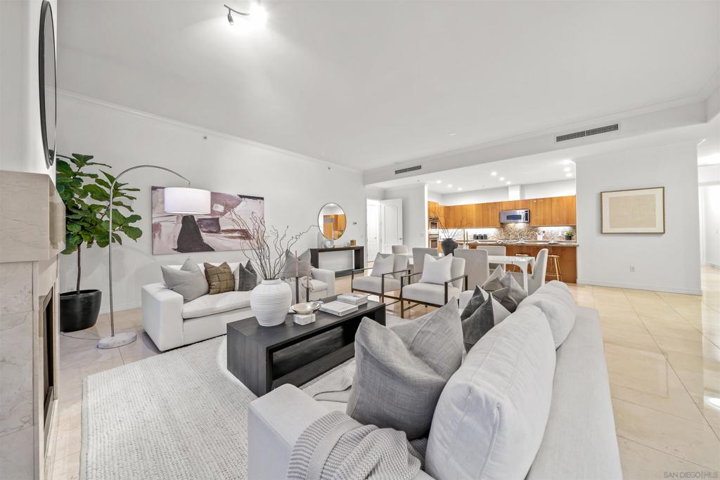 550 Front St 3201