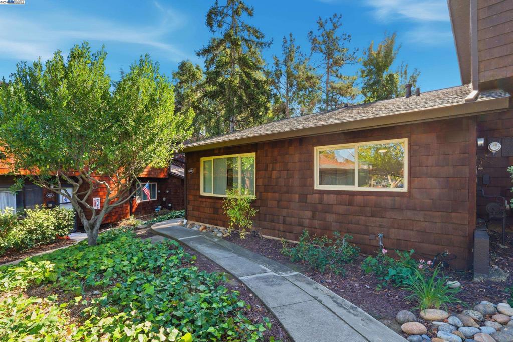 RAVENWOOD - Residential