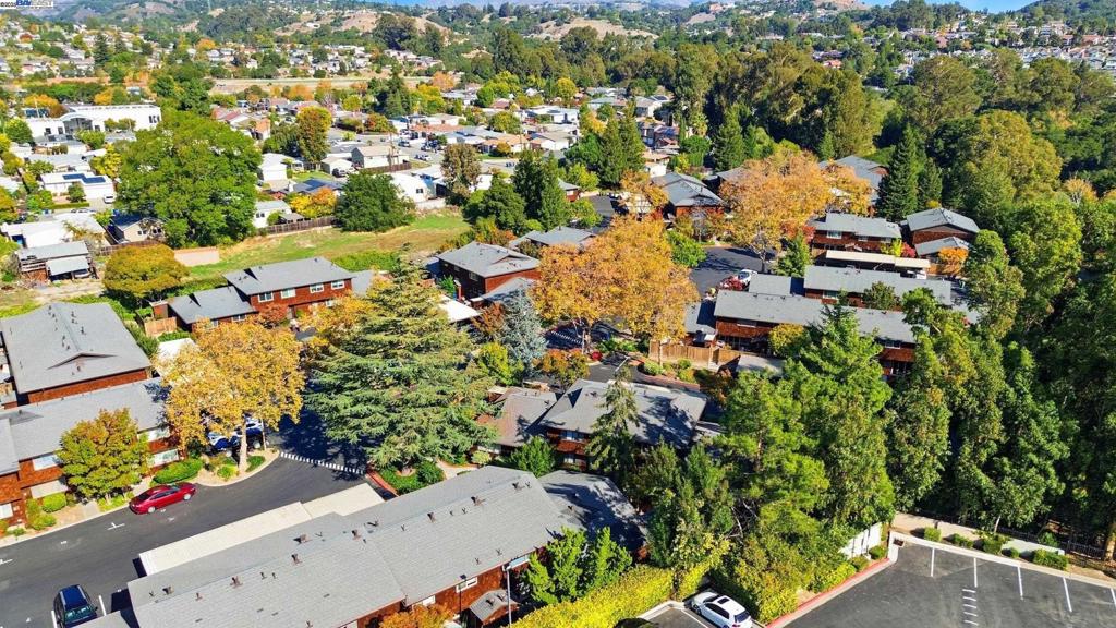 RAVENWOOD - Residential