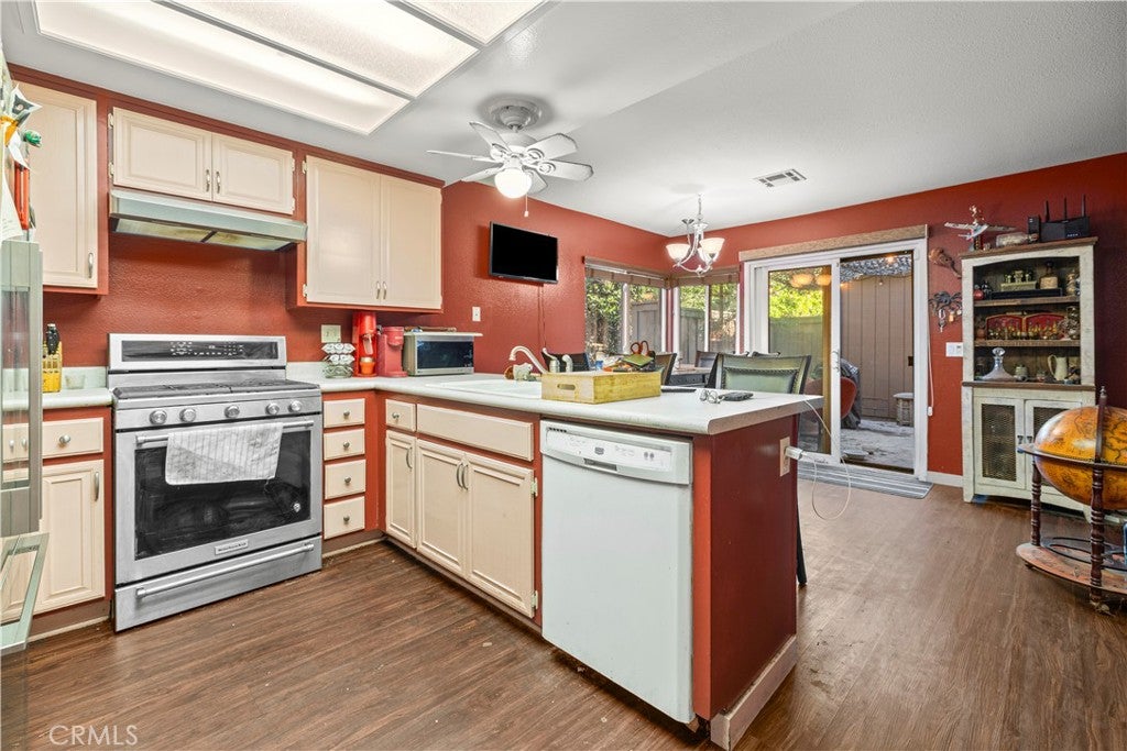 14456 Foothill Boulevard 40