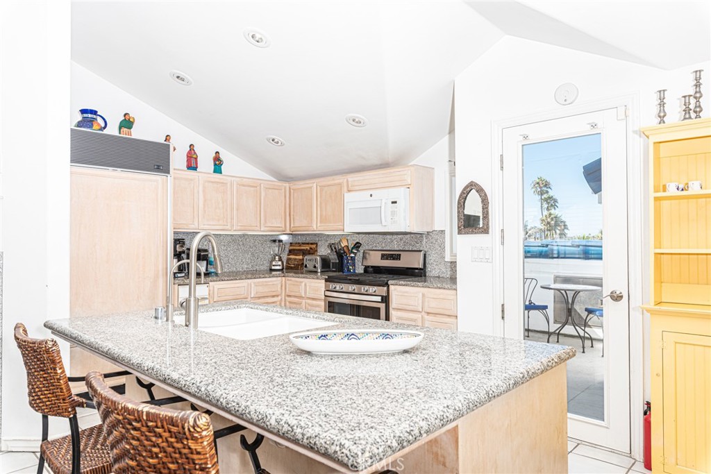 1720 W Oceanfront B