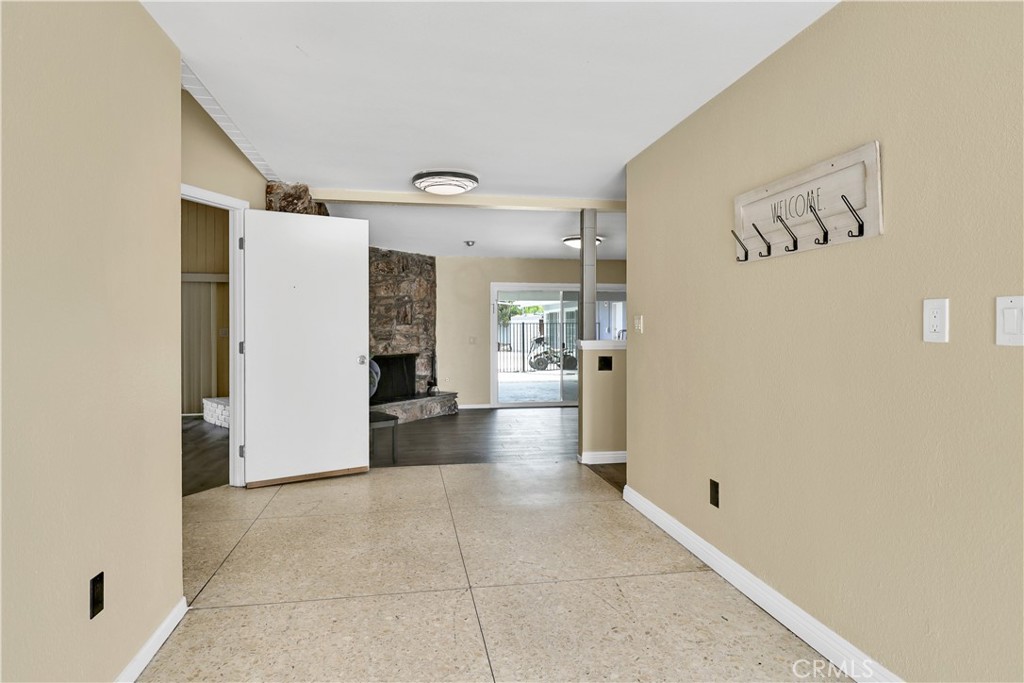 2550 W Rowland Avenue