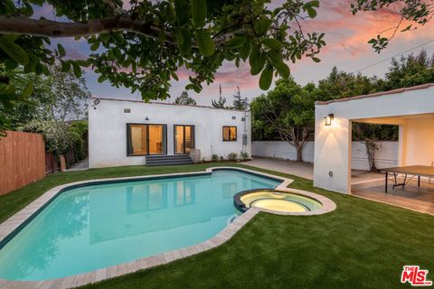 Photo of 173 S Alta Vista Boulevard, Los Angeles, CA 90036 (MLS # 25589553) Photo of 173 S Alta Vista Boulevard, Los Angeles, CA 90036 (MLS # 25589553)