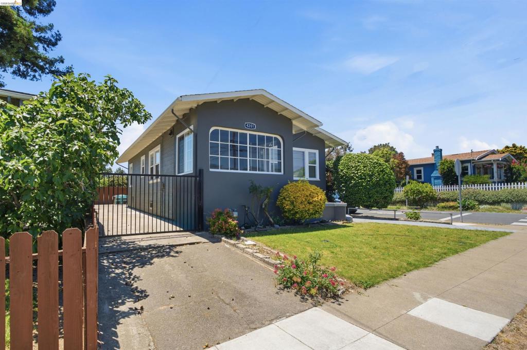 4203 Redding ST, Oakland CA 94619