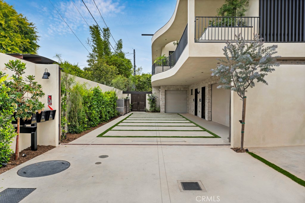 Enjoy elevated living at 12129 Palms, a brand new, architecturally designed 2-bedroom, 2.5-bath home located at the highest point of Mar Vista. Thoughtfully crafted by a renowned architectural firm, this warm modern residence offers 1,463 square feet of high-quality living space, perfect for professionals or a small family seeking a private and stylish retreat in one of West LA’s most sought-after neighborhoods.
Designed for seamless indoor-outdoor living, the open-concept layout includes a family room that flows directly into a private yard and courtyard—ideal for entertaining, relaxing, or enjoying the natural surroundings. Inside, you’ll find luxury finishes throughout: wood flooring, custom cabinetry, stone countertops, and top-brand appliances all come together to create a space that is both refined and welcoming.
One of the home's standout features is the expansive 462 S.F. rooftop deck, complete with built-in planters and a private jacuzzi. From here, enjoy stunning views of the Hollywood Hills and Downtown Los Angeles, surrounded by greenery and fresh ocean breezes.
Additional highlights include a private street-level entrance off Palms Blvd. Located just moments from the ocean, Whole Foods, the Mar Vista farmers market, award-winning Mar Vista Elementary School, and world-class dining, 12129 Palms offers a rare opportunity to lease a brand new, high-quality home in a truly unbeatable location.