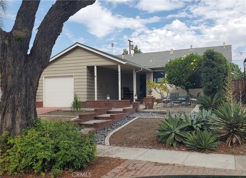 Photo of 6807 E Belice Street, Long Beach, CA 90815 (MLS # CV25244171) Photo of 6807 E Belice Street, Long Beach, CA 90815 (MLS # CV25244171)