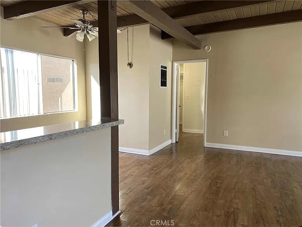 399 W Bay C202