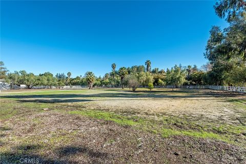 Photo of 5546 PARADISE VALLEY Road, Hidden Hills, CA 91302 (MLS # SR26090871)