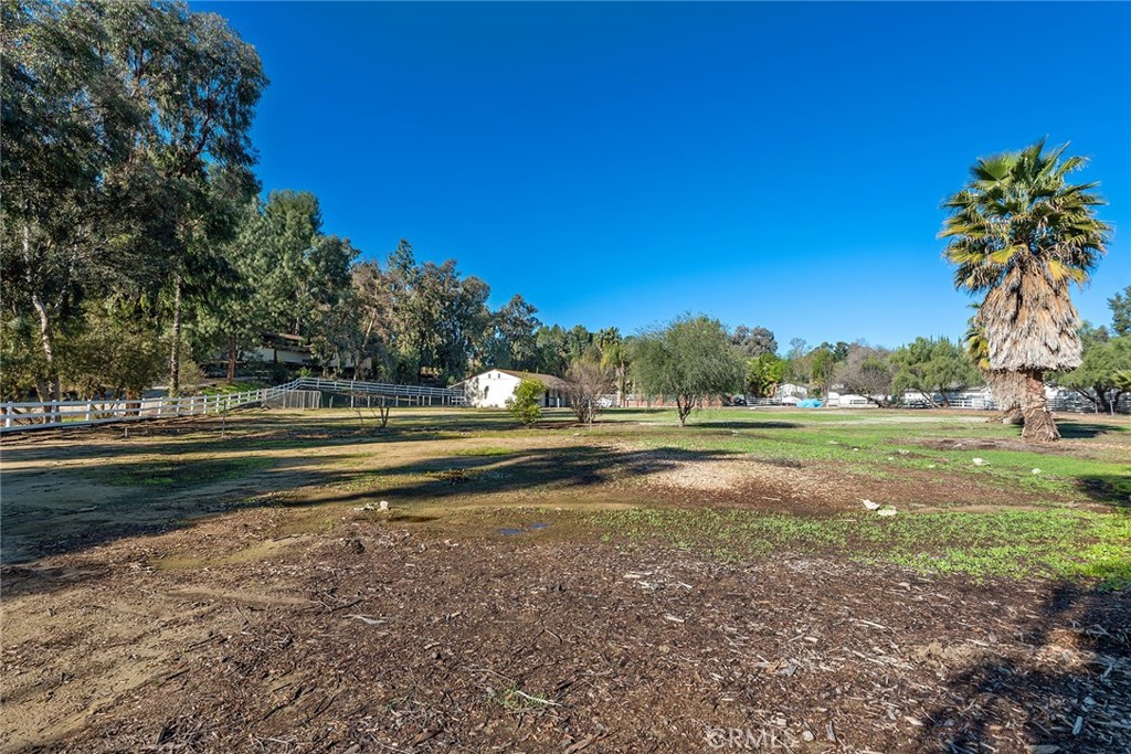 5546 PARADISE VALLEY Road