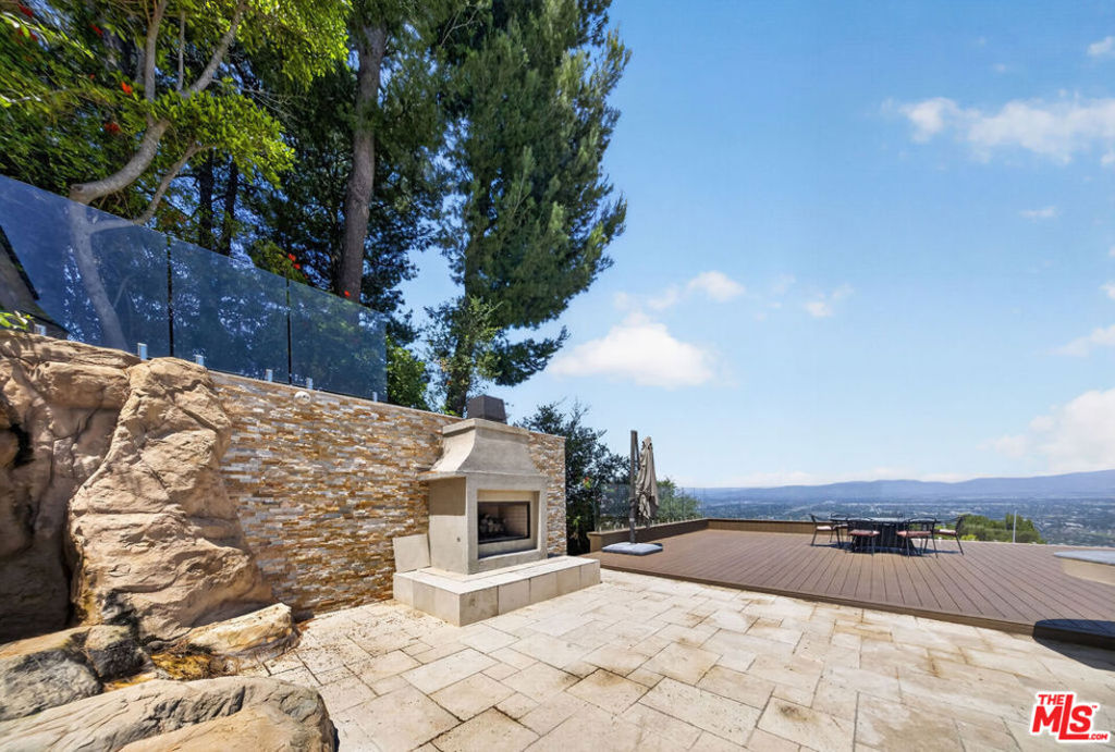 13320 Mulholland Drive