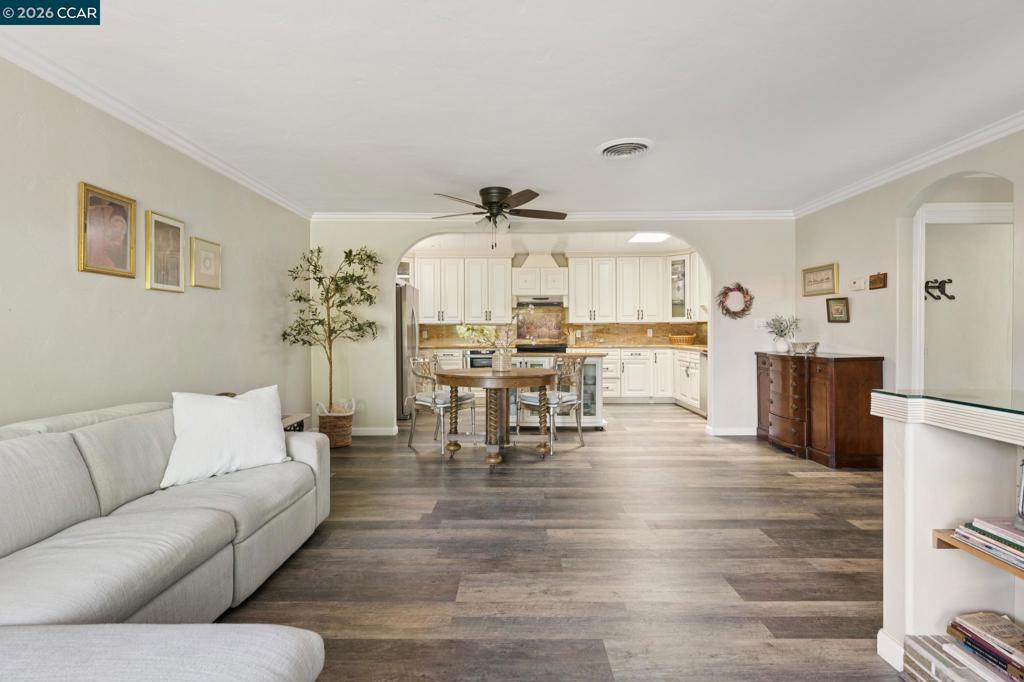2037 Ptarmigan Dr 2
