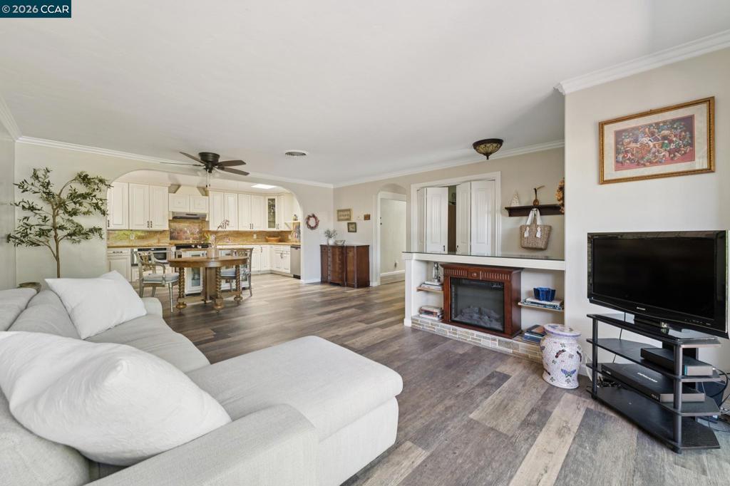 2037 Ptarmigan Dr 2