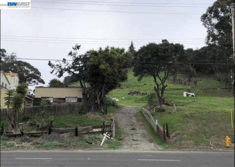 Photo of 26550 Hayward Blvd Blvd, Hayward, CA 94542 (MLS # 41140639)