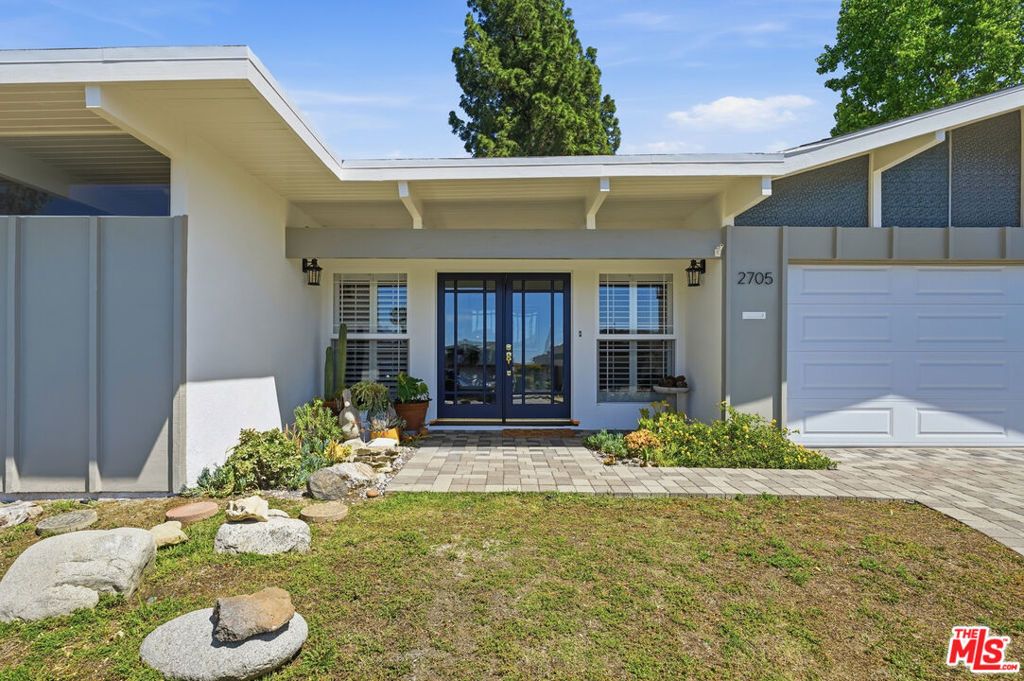 Photo of 2705 Brierhaven Drive, La Crescenta, CA 91214 (MLS # 26770515)