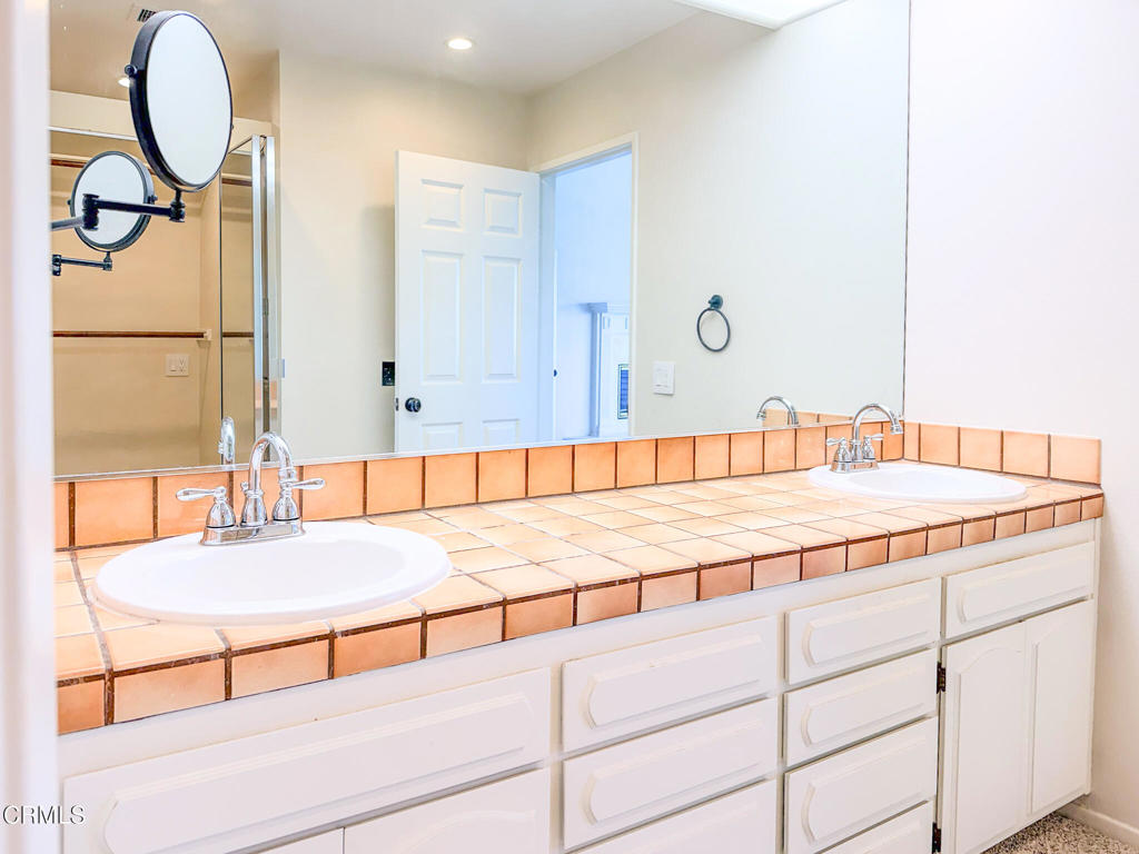 Mandalay Bay 01 - 202601 - Residential Lease