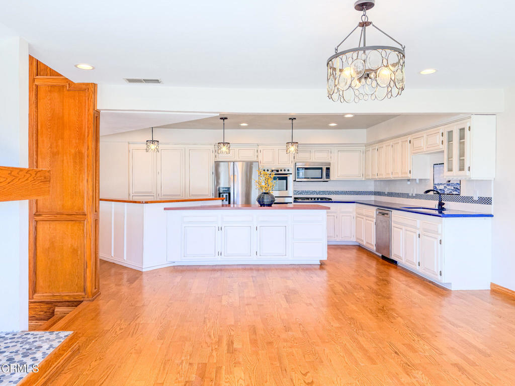 Mandalay Bay 01 - 202601 - Residential Lease