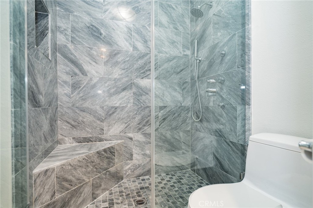 Versailles (VERS) - Residential Lease