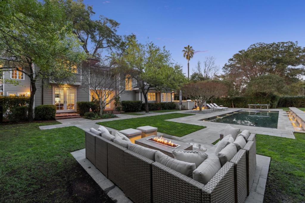 3295 Woodside Road