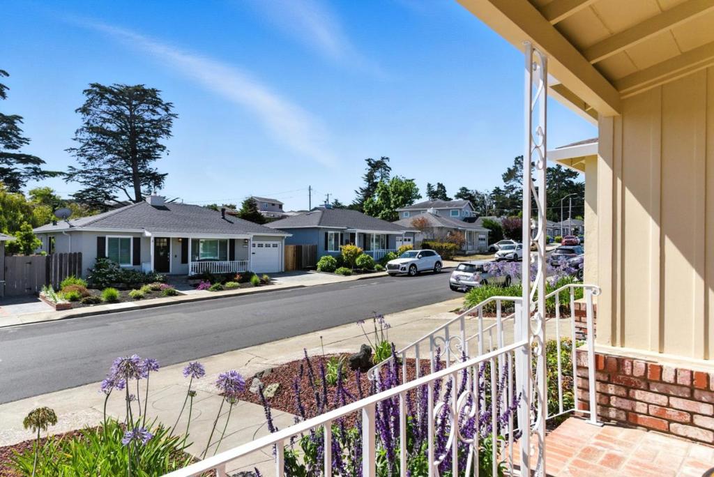 412 Briarwood Drive