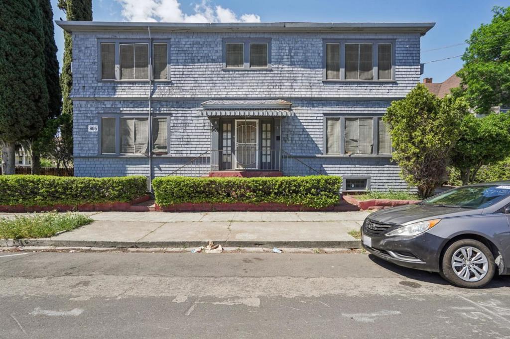 905 N Commerce Street
