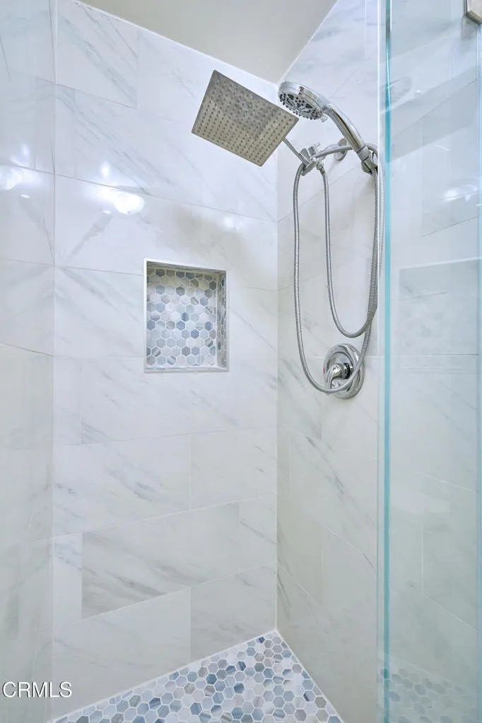 Ventura, California 93004, United States, 5 Bedrooms Bedrooms, ,4 BathroomsBathrooms,Residential,Pending,216398