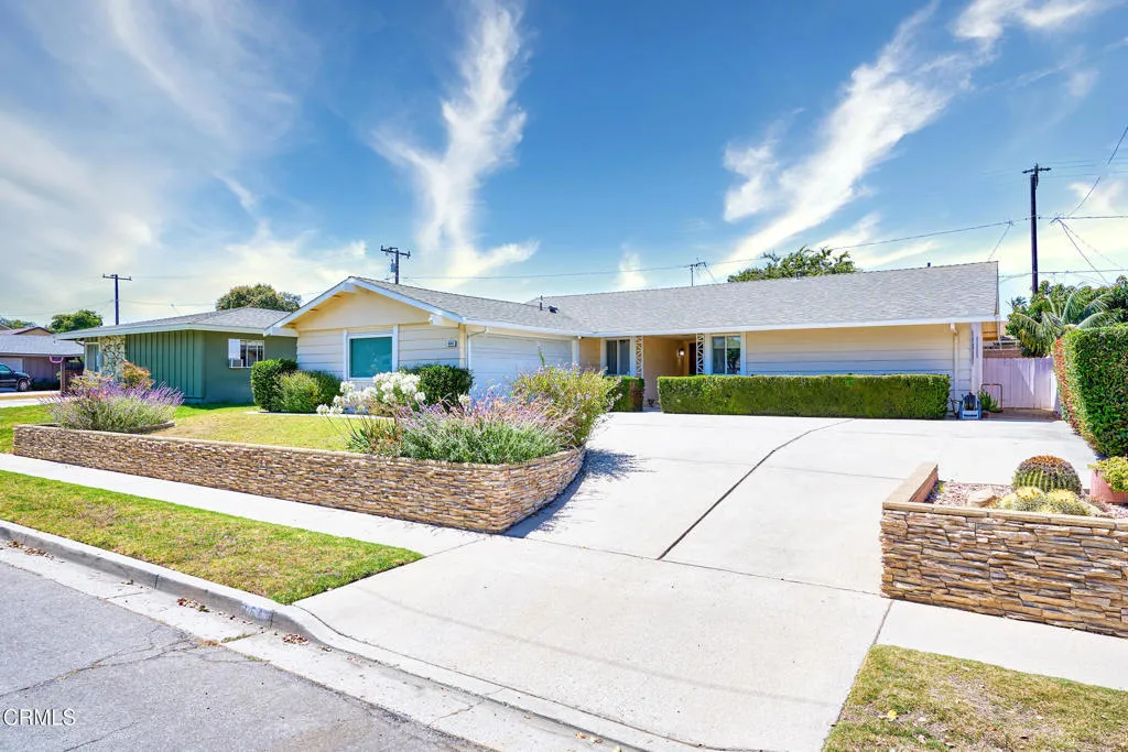 Ventura, California 93004, United States, 5 Bedrooms Bedrooms, ,4 BathroomsBathrooms,Residential,Pending,216398