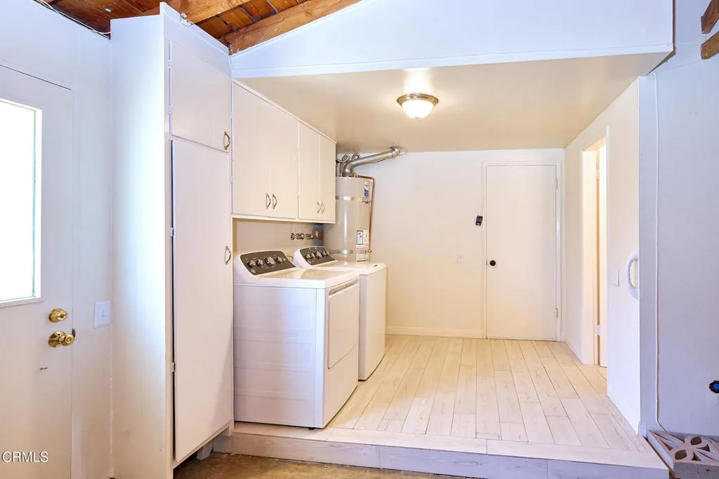 Ventura, California 93004, United States, 5 Bedrooms Bedrooms, ,4 BathroomsBathrooms,Residential,Pending,216398