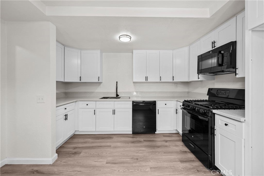 14500 Van Nuys 29