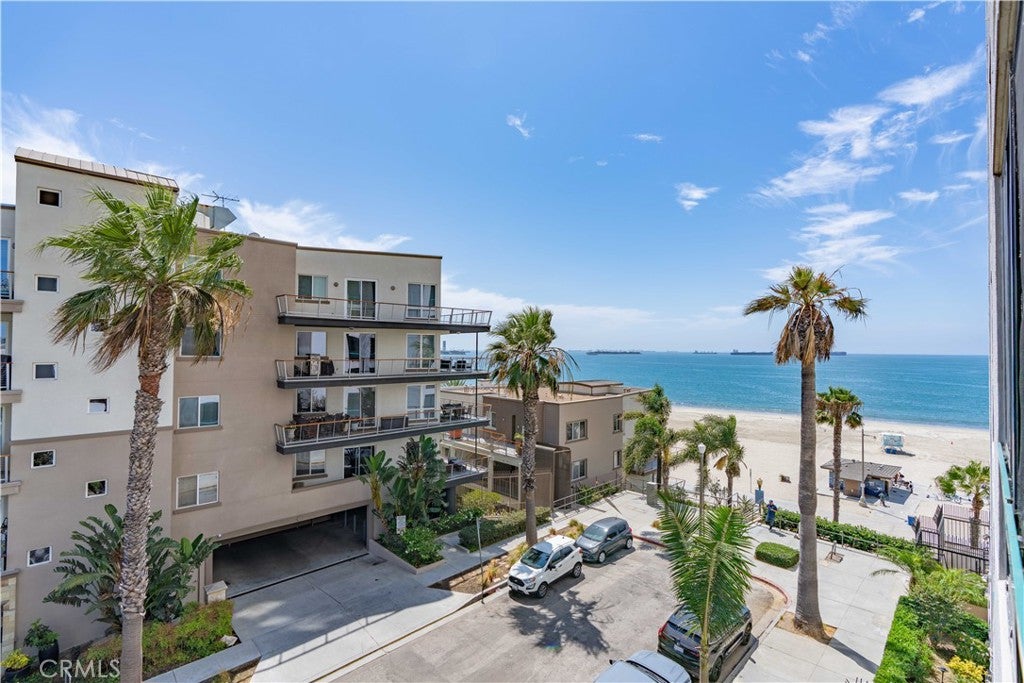 1310 E Ocean 401