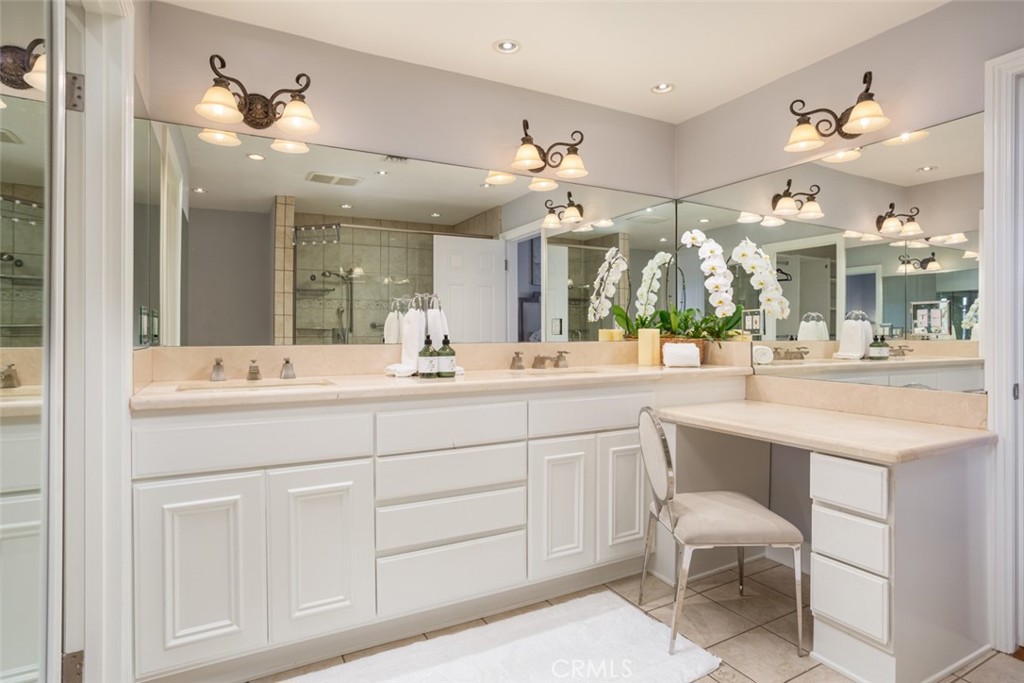 Lido Building (#621) (L621) - Residential Lease