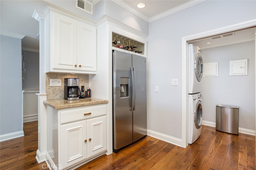 Lido Building (#621) (L621) - Residential Lease