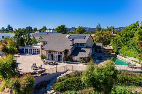 Photo of 15464 Duomo Via Street, Bel Air, CA 90077 (MLS # GD25153637)