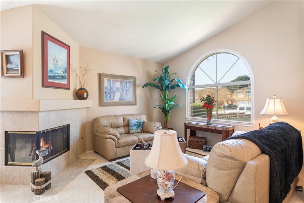 24490 Avenida Arconte