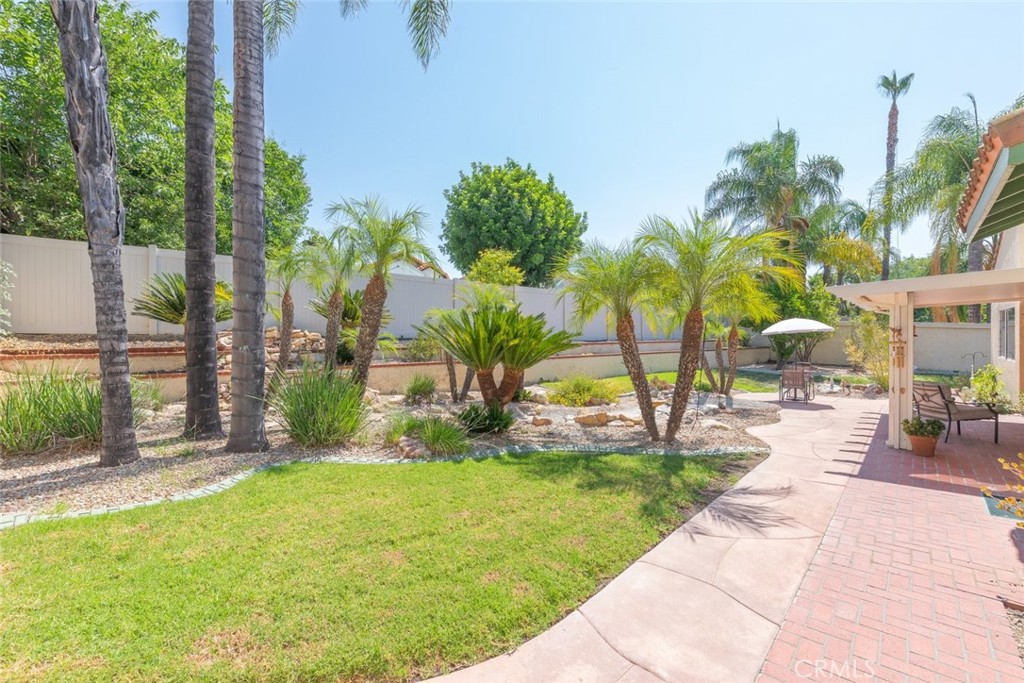 24490 Avenida Arconte