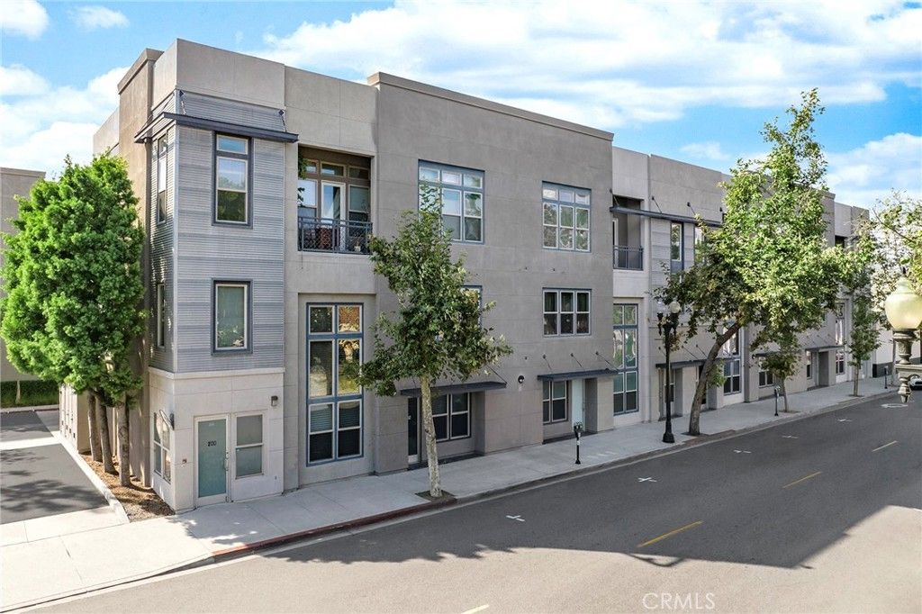 Photo of 210 N Spurgeon Street, Santa Ana, CA 92701 (MLS # TR26097348)