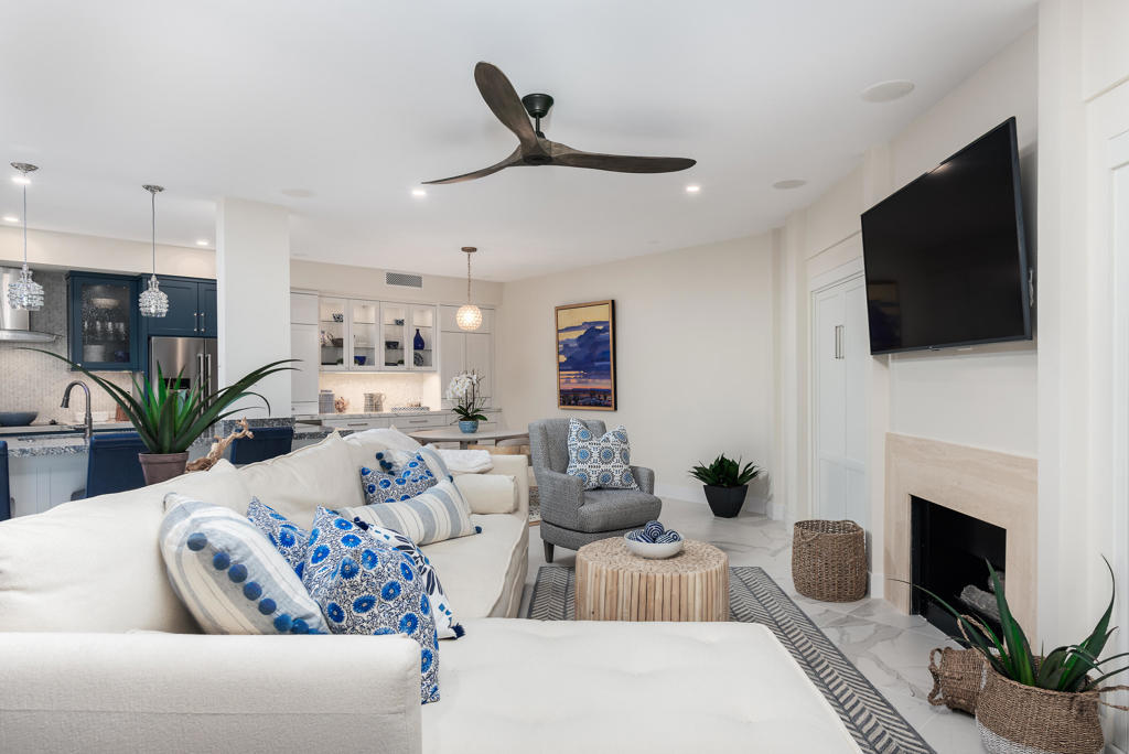 900 Island Drive 405