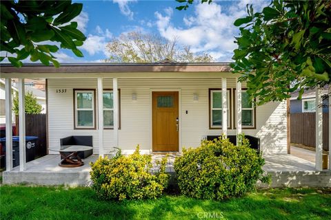 Photo of 1537 Lake St, Glendale, CA 91201 (MLS # GD25261159)